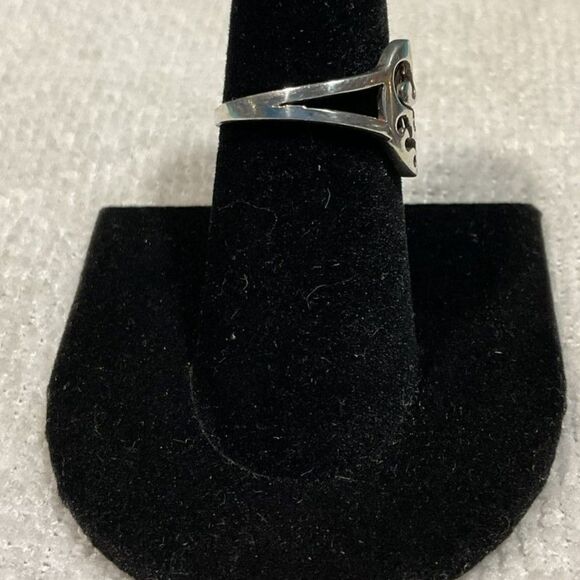 925 Silver Om Symbol Ring - Picture 4 of 6